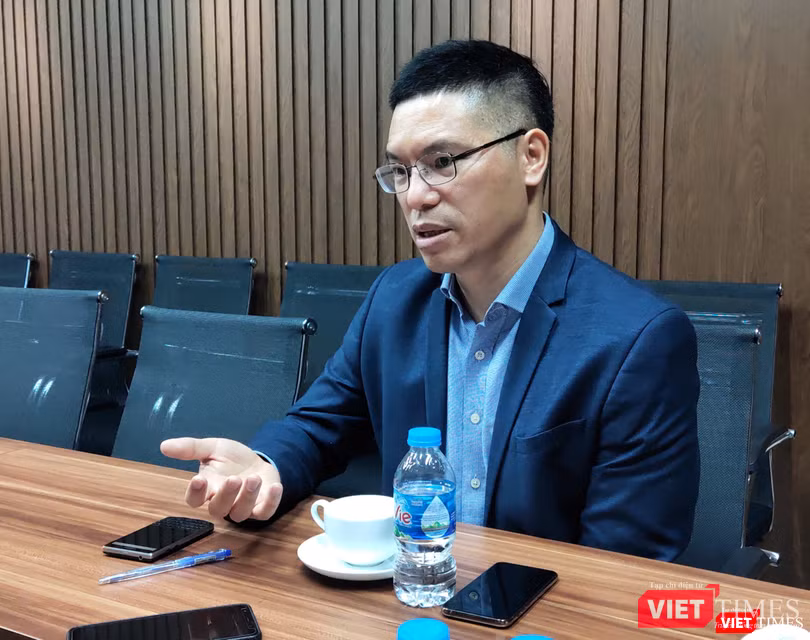 TS. Đỗ Tuấn Đạt cho hay, nhiều nhà sản xuất vaccine phòng COVID-19 đã bắt đầu tiêm thử nghiệm cho nhóm người cao tuổi (Ảnh: Minh Thuý) TS. Đỗ Tuấn Đạt cho hay, nhiều nhà sản xuất vaccine phòng COVID-19 đã bắt đầu tiêm thử nghiệm cho nhóm người cao tuổi (Ảnh: Minh Thuý)