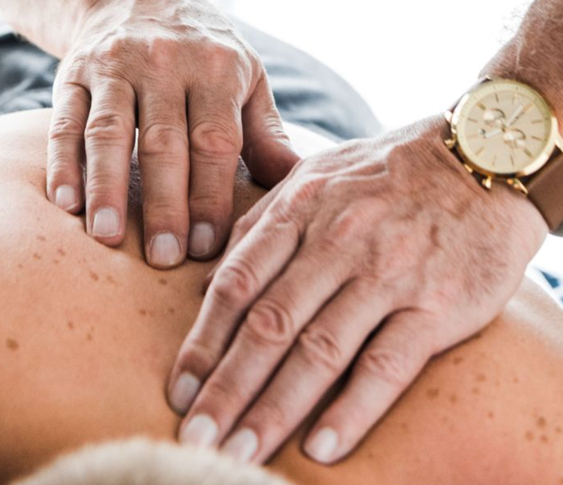 Massage đúng cách (Ảnh: Brightside)