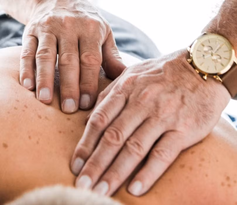 Massage đúng cách (Ảnh: Brightside)