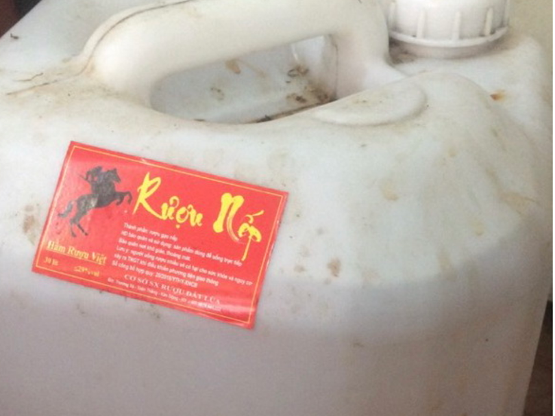 Loại rượu nếp đã khiến 7 người ngộ độc (Ảnh: BVCC) 