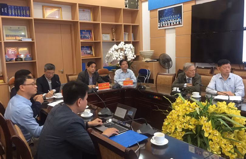 Chuyên gia hội chẩn cho bệnh nhân 1536 (Ảnh - BYT)