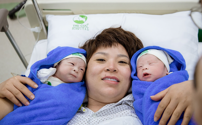 3 mẹ con chị M. (Ảnh - BVCC) 3 mẹ con chị M. (Ảnh - BVCC)