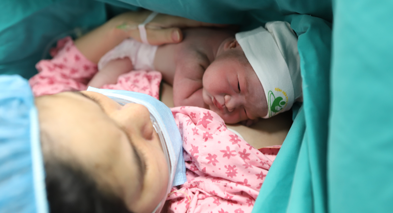 Bé gái chào đời khoẻ mạnh khi mẹ có nhiều bệnh lý phức tạp (Ảnh - BVCC) 