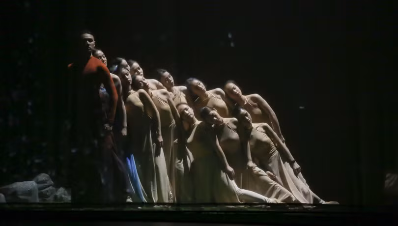 Tiết mục múa nước (Ảnh - VTV) 