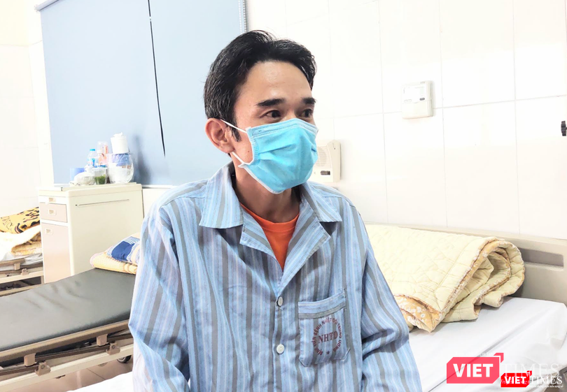 Ông Đ., 49 tuổi, sống ở Thái Nguyên, mắc bệnh gan tròn 5 năm (Ảnh - Minh Thuý) Ông Đ., 49 tuổi, sống ở Thái Nguyên, mắc bệnh gan tròn 5 năm (Ảnh - Minh Thuý)