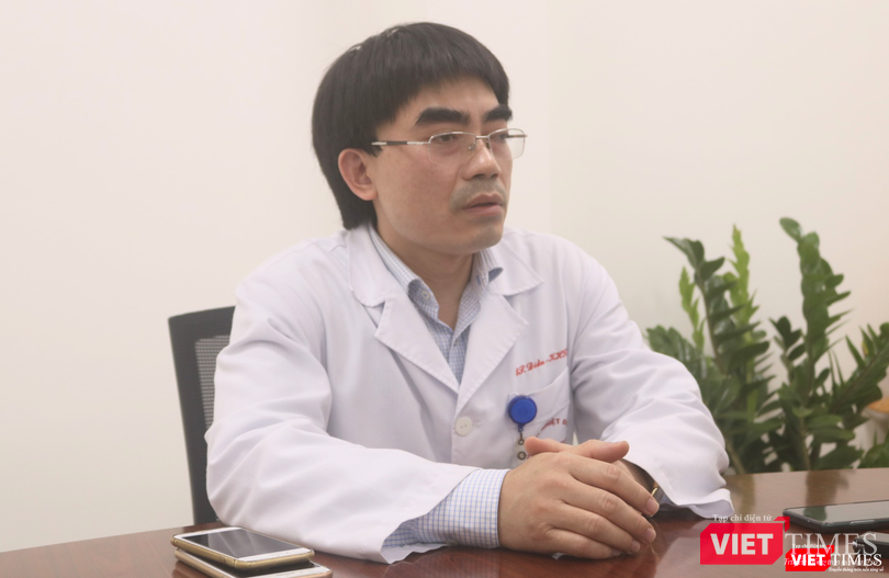 BS. Điền khuyến cáo: Ngoài việc tiêm vaccine, mỗi người dân cần chú ý ăn uống đủ chất dinh dưỡng để phòng bệnh (Ảnh - Minh Thuý) BS. Điền khuyến cáo: Ngoài việc tiêm vaccine, mỗi người dân cần chú ý ăn uống đủ chất dinh dưỡng để phòng bệnh (Ảnh - Minh Thuý)