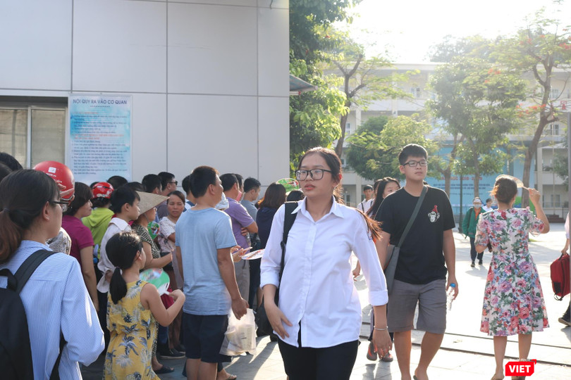 Thí sinh dự thi vào lớp 10. Ảnh: Minh Thúy
