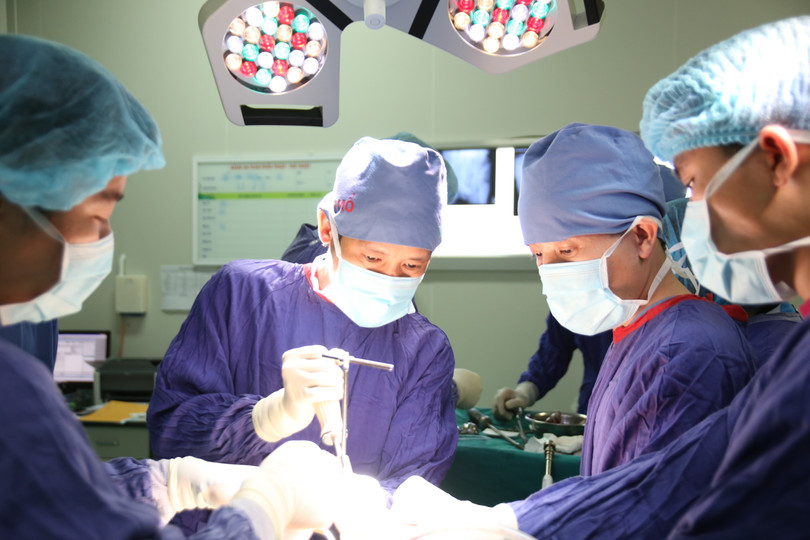 Kíp phẫu thuật cho bệnh nhân (Ảnh: BVCC) 