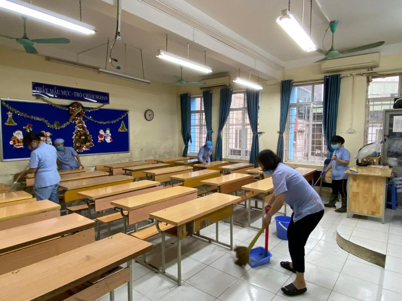 lau dọn sạch sẽ lớp học lau dọn sạch sẽ lớp học