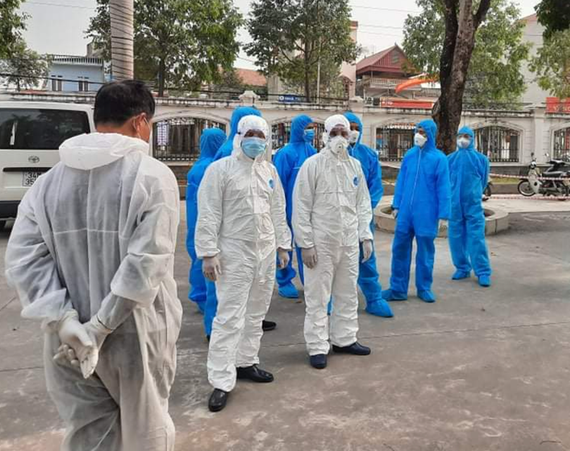 Đội ngũ lái xe vận chuyển bệnh nhân mắc COVID-19 ở Hải Dương được tập huấn trước khi lên đường làm nhiệm vụ (Ảnh - BS. Nguyễn Trung Cấp) Đội ngũ lái xe vận chuyển bệnh nhân mắc COVID-19 ở Hải Dương được tập huấn trước khi lên đường làm nhiệm vụ (Ảnh - BS. Nguyễn Trung Cấp)