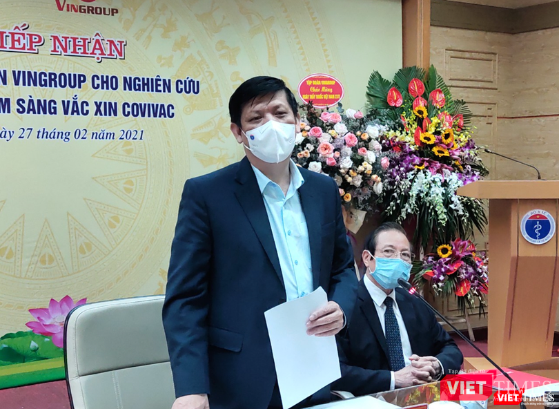 Theo ông Long, hiệu lực bảo vệ của vaccine phòng COVID-19 chỉ tồn tại trong một thời gian nhất định (Ảnh - Minh Thuý)