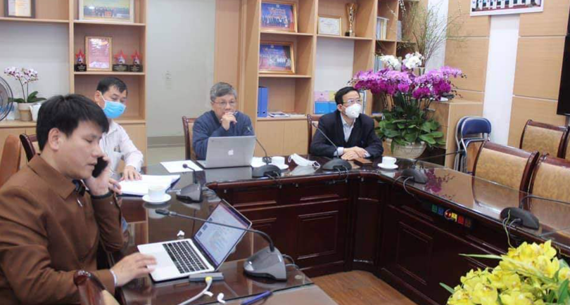 Tổ hội chẩn chuyên môn hội chẩn trực tuyến với các bệnh viện về bệnh nhân mắc COVID-19 nặng (Ảnh - BYT) 