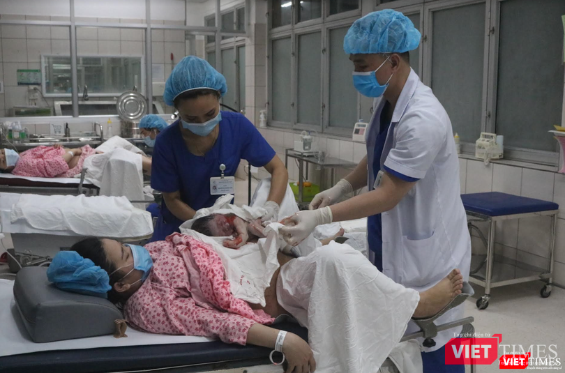 Bé gái ra đời thành công, khoẻ mạnh