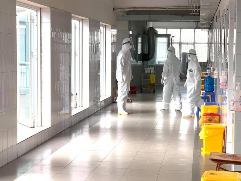 các bác sĩ luôn động viên nhau, và khích lệ tinh thần người bệnh đế chiến thắng đại dịch (Ảnh - BVCC)