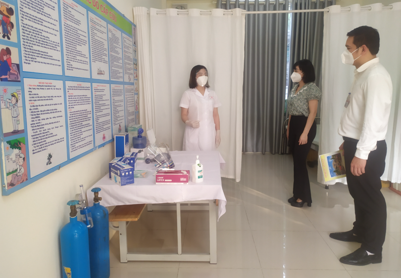 Trạm y tế lưu động tại phường Kim Giang, Thanh Xuân được trang bị đầy đủ trang thiết bị phục vụ công tác phòng, chống dịch COVID-19 (Ảnh - Khánh Hà) 