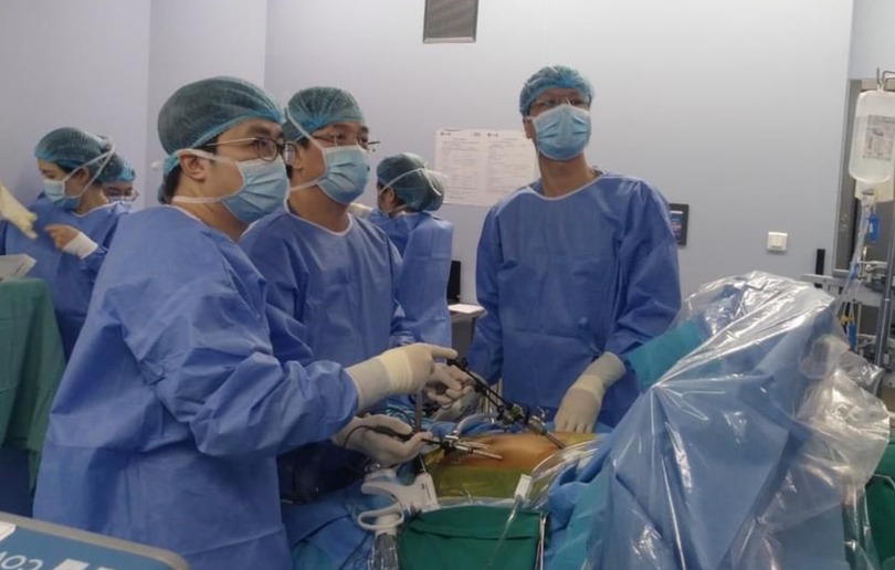 Các bác sĩ phẫu thuật ghép gan cho bệnh nhân (Ảnh - BVCC) Các bác sĩ phẫu thuật ghép gan cho bệnh nhân (Ảnh - BVCC)