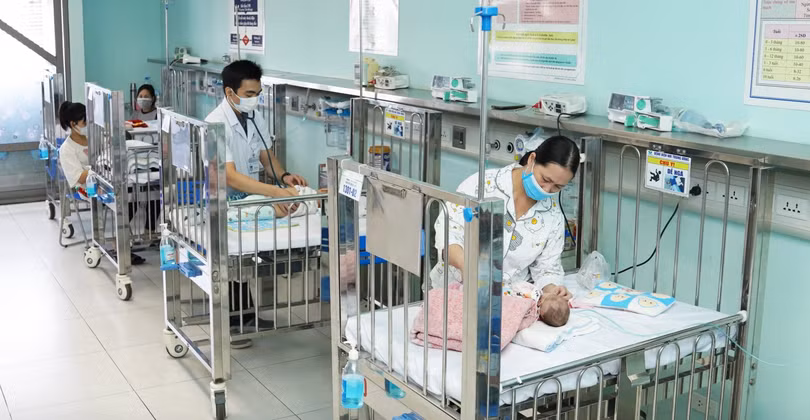 Hàng loạt trẻ phải nhập viện vì virus RSV (Ảnh - BVCC) 