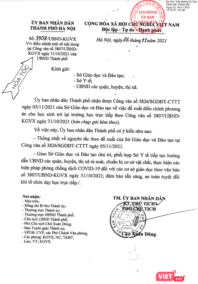 Công văn hoả tốc của UBND TP. Hà Nội gửi Sở GD&amp;ĐT, Sở Y tế, UBND các quận, huyện, thị xã đồng ý đề xuất của Sở GD&amp;ĐT Hà Nội về việc điều chỉnh phương án cho học sinh trở lại trường học (Ảnh - Minh Thuý)