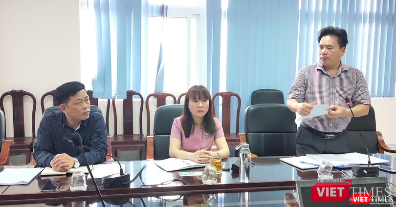 Ông Thường cùng lãnh đạo Bệnh viện Đa khoa Đức Giang trả lời câu hỏi của báo chí (Ảnh - Minh Thuý) Ông Thường cùng lãnh đạo Bệnh viện Đa khoa Đức Giang trả lời câu hỏi của báo chí (Ảnh - Minh Thuý)