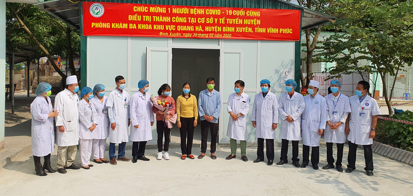 Bệnh nhân cuối cùng mắc COVID-19 khỏi bệnh và ra viện. Ảnh: Tuấn Dũng - Bộ Y tế 