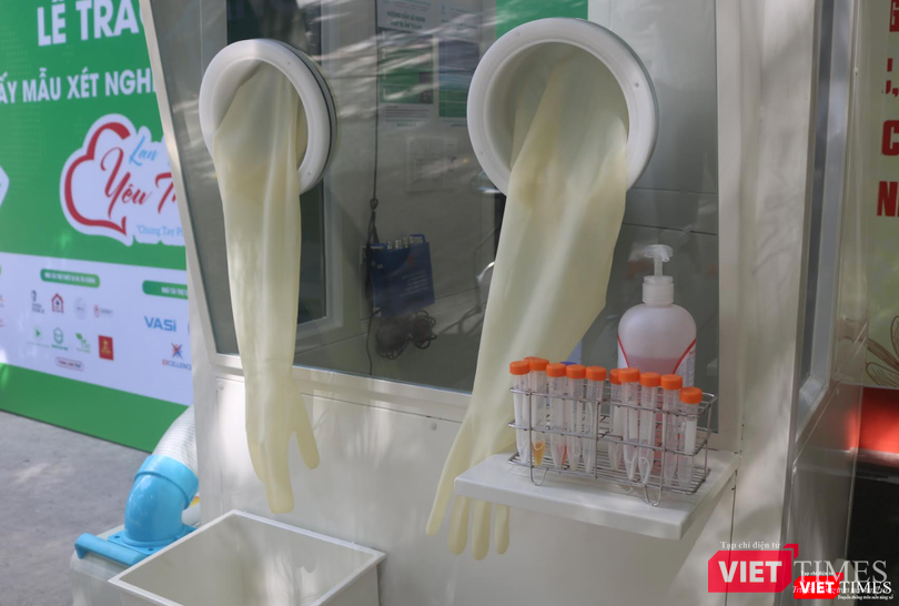 Cận cảnh buồng lấy mẫu xét nghiệm di động FFC (Ảnh - Minh Thuý)