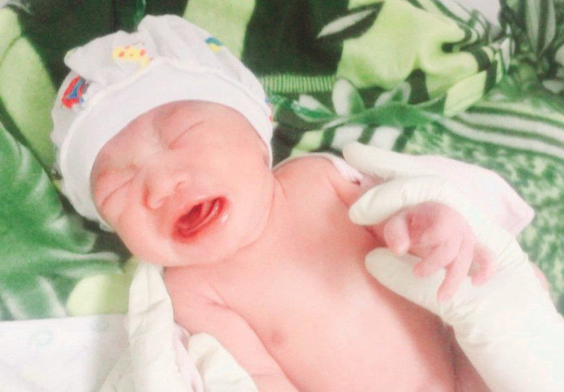 Bé gái nặng 2,2 kg chào đời khoẻ mạnh (Ảnh - BVCC)