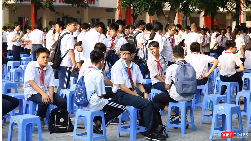 Học sinh tham gia hoạt động ngoài trời. Ảnh: Minh Thúy