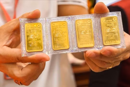 Giá vàng miếng SJC tăng vọt, người mua lãi hơn 20 triệu đồng/lượng trong 1 tháng