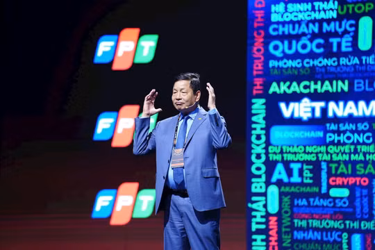 Chủ tịch Trương Gia Bình nói về 3 “chìa khóa sinh tồn” thời AI, hé lộ bước ngoặt quan trọng của FPT