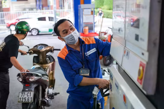 Bộ Công Thương: Tăng cường mua dầu từ Nga, nguồn cung Trung Đông vẫn "đúng hẹn"