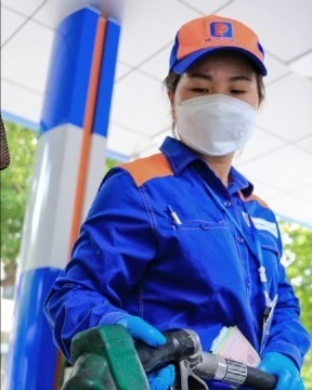 Giá xăng đồng loạt tăng