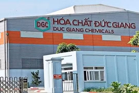 Hoá chất Đức Giang thời hoàng kim: Có năm lãi tới 6.000 tỷ đồng, mang “núi tiền” gửi ngân hàng 