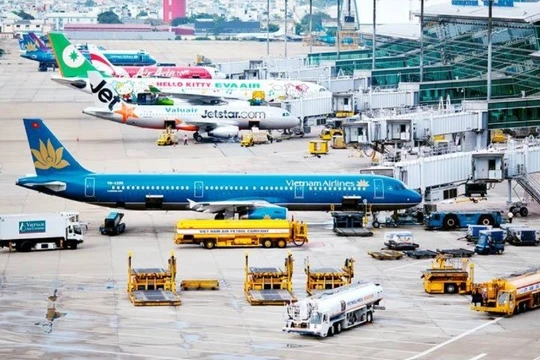 Loạt công ty dịch vụ hàng không báo lãi đậm, tăng trưởng 2 con số