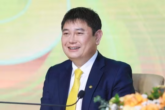 Bầu Thụy ứng cử vào HĐQT, cổ phiếu Sacombank tăng 5,5%