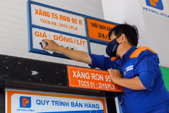 Giá xăng dầu đồng loạt giảm