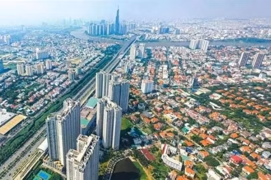 Ngân hàng ồ ạt rao bán bất động sản để xử lý nợ