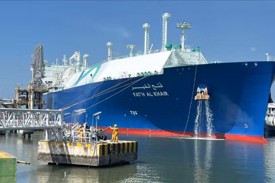 Tin vui: 63.000 tấn LNG vượt qua eo biển Hormuz về tới Việt Nam