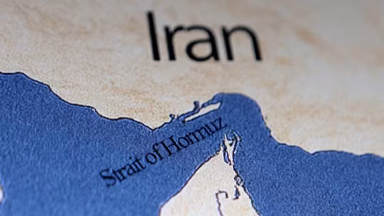 Vì sao Iran sẵn sàng mạo hiểm leo thang căng thẳng để giữ vững quyền kiểm soát eo biển Hormuz?
