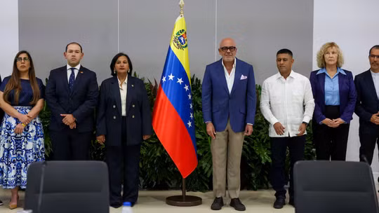 Chính phủ Venezuela và phe đối lập chính thức ngồi vào bàn đàm phán sau thời gian căng thẳng