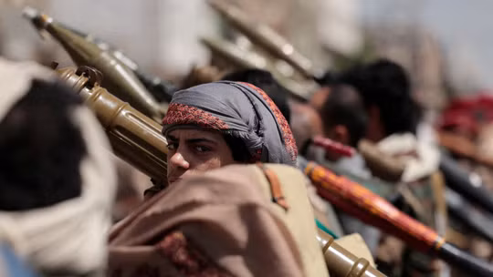 Rộ tin Iran điều động chỉ huy cấp cao, thiết bị quân sự đến Yemen giúp lực lượng Houthi