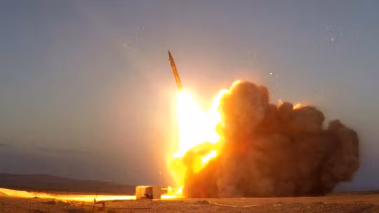 Iran trút “mưa tên lửa” khốc liệt, Qatar tuyên bố ngăn chặn khẩn cấp, hé lộ thiệt hại đầu tiên