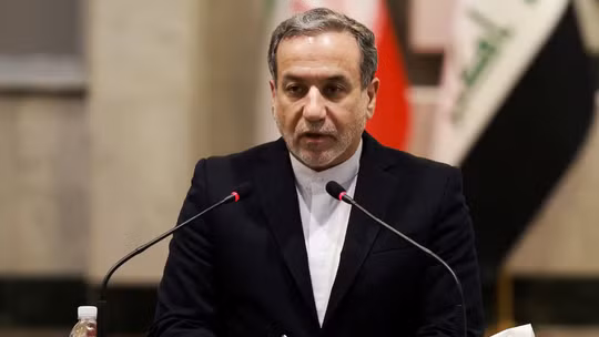 Ngoại trưởng Araqchi tuyên bố vụ Ukraine tấn công tàu thương mại Iran "không thể không bị đáp trả"