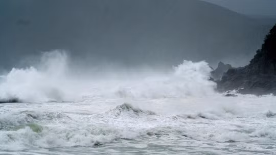 Bão Chan-hom “lớn phổng” áp sát vùng Kanto Nhật Bản, cảnh báo mưa lớn dữ dội