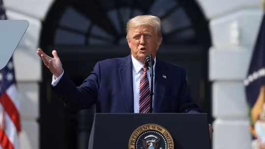 Ông Trump bất ngờ thay đổi lập trường, không chuyển giao công nghệ tên lửa Patriot cho Ukraine