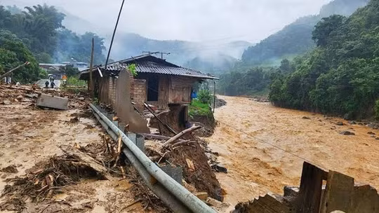Cảnh báo nguy cơ lũ quét, sạt lở gia tăng tại các tỉnh Quảng Ninh, Thanh Hóa và Nghệ An