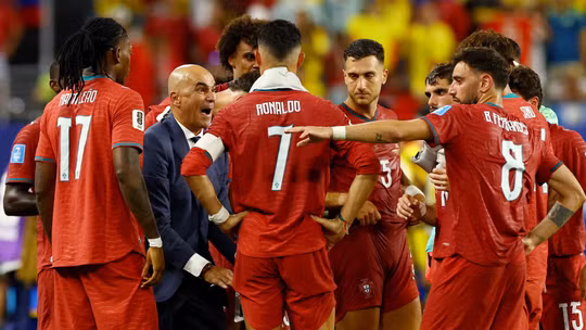 Dừng bước cay đắng ở vòng 1/8: HLV Martinez từ chức, tương lai Ronaldo vẫn là dấu hỏi 