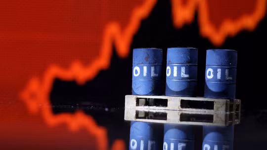Giá dầu tăng sốc 3% khi Mỹ - Iran mở rộng tấn công ở Trung Đông, thị trường năng lượng dậy sóng
