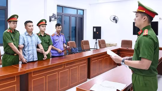 Giữ người khẩn cấp đối với một giáo viên Trường THPT chuyên Tuyên Quang 