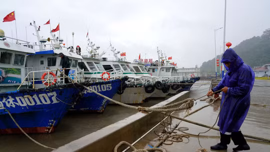 Áp thấp nhiệt đới đã suy yếu thành vùng áp thấp trên khu vực đảo Hải Nam (Trung Quốc)