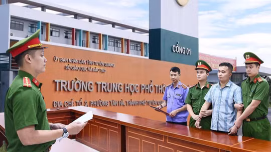 Thêm 15 người bị khởi tố trong vụ gian lận điểm thi Toán ở Tuyên Quang